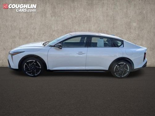 Snow White Pearl 2025 Kia K4 GT-Line