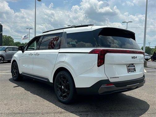 2026 Kia Carnival SX