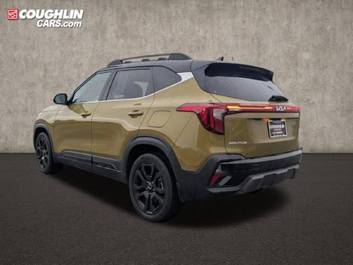 Green / Black 2024 Kia Seltos X-Line