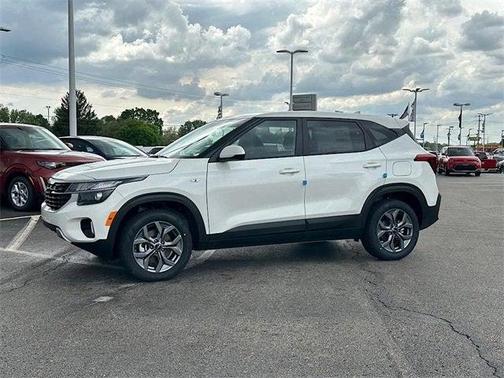 2025 Kia Seltos LX