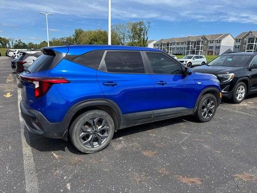 Neptune Blue 2024 Kia Seltos LX