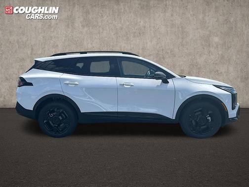 Glacial White Pearl 2026 Kia Sportage X-Line