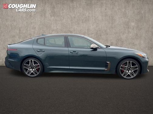 Ascot Green 2022 Kia Stinger GT2