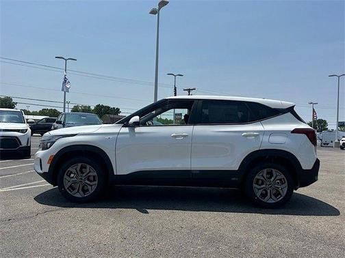2025 Kia Seltos LX