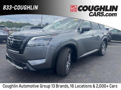 2022 Nissan Pathfinder SL
