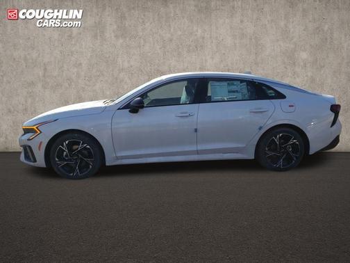 Snow White Pearl 2026 Kia K5 GT-Line