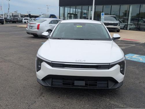 Snow White Pearl 2026 Kia K4 LXS