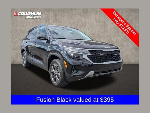 Fusion Orange 2024 Kia Seltos LX