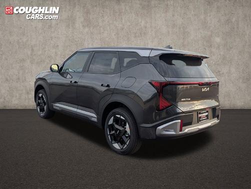 Interstellar Gray 2027 Kia Seltos S FWD