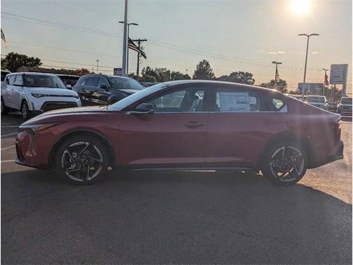 2025 Kia K4 GT-Line
