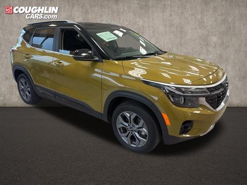 Green / Black 2024 Kia Seltos S