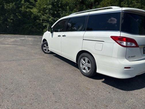 2016 Nissan Quest SV