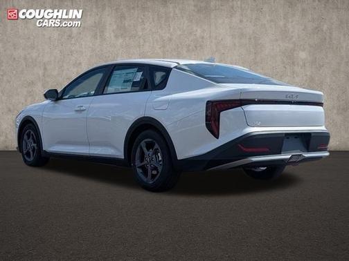 Snow White Pearl 2025 Kia K4