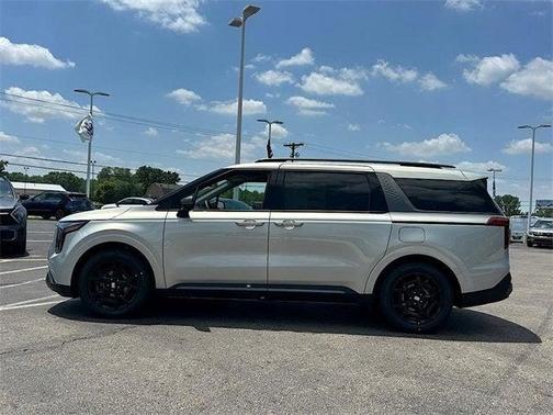 2026 Kia Carnival SX