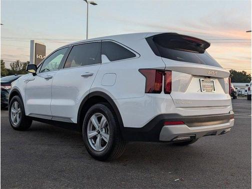 2024 Kia Sorento LX