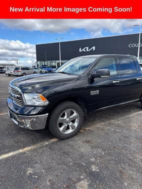 Brilliant Black Crystal Pearlcoat 2017 RAM 1500 Big Horn