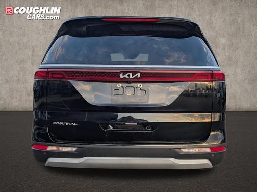 Aurora Black Pearl 2024 Kia Carnival LX