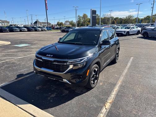 Fusion Black 2024 Kia Seltos EX