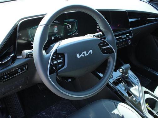 2025 Kia Niro EX