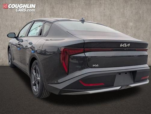 2025 Kia K4 LXS