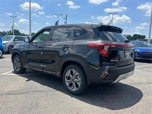 2025 Kia Seltos LX