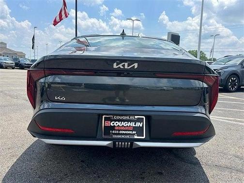 2025 Kia K4 LXS