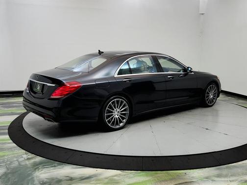 Black 2015 Mercedes-Benz S-Class S550