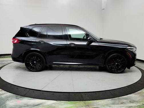2021 BMW X5 M50i