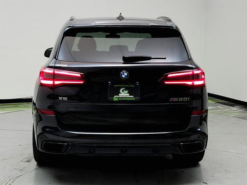 2021 BMW X5 M50i