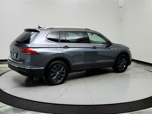 Gray 2022 Volkswagen Tiguan 2.0T SE