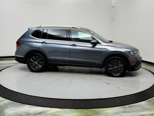 Gray 2022 Volkswagen Tiguan 2.0T SE