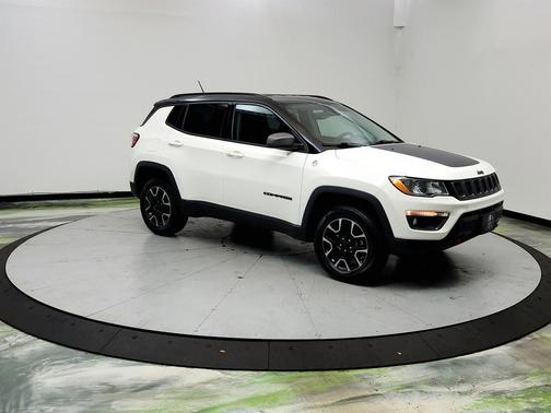 White 2019 Jeep Compass Trailhawk