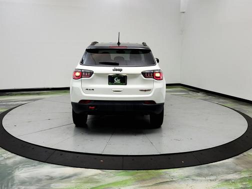 White 2019 Jeep Compass Trailhawk