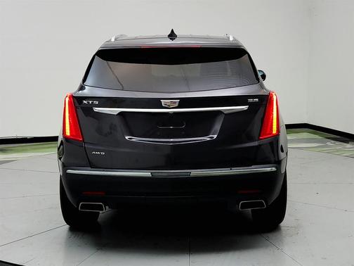 Gray 2018 Cadillac XT5 Base