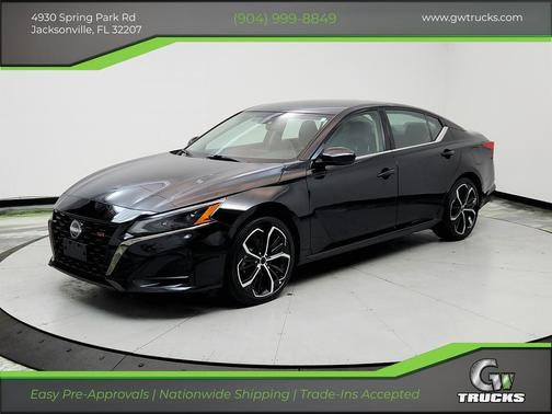 Black 2024 Nissan Altima SR