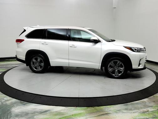 White 2017 Toyota Highlander Limited