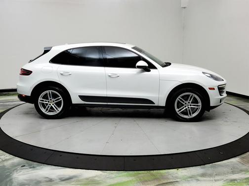 2017 Porsche Macan Base