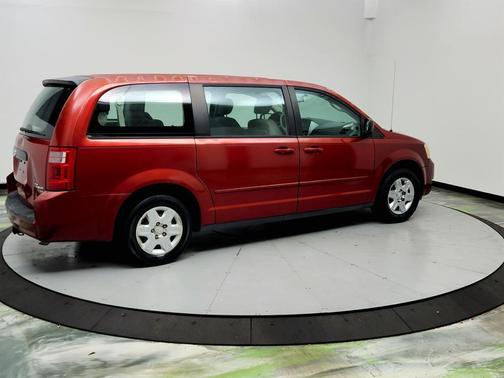 Red 2010 Dodge Grand Caravan SE