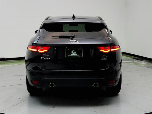 2017 Jaguar F-PACE 35t Prestige