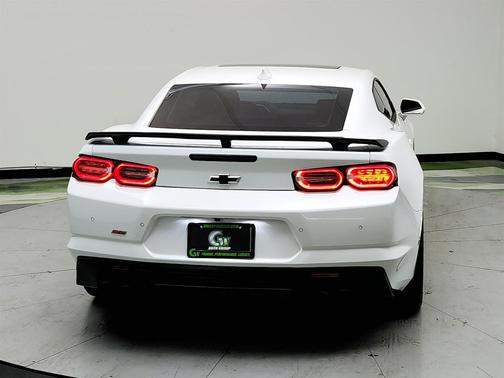 White 2019 Chevrolet Camaro 2SS
