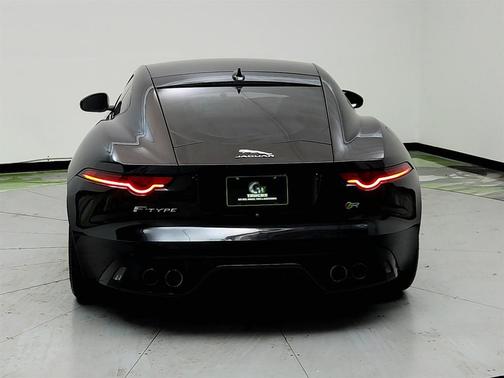 2018 Jaguar F-TYPE R 550hp