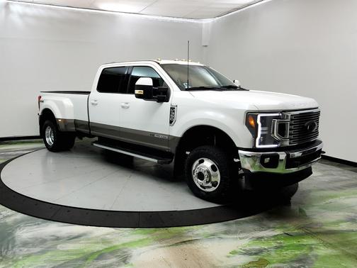 White 2022 Ford F-350 Lariat
