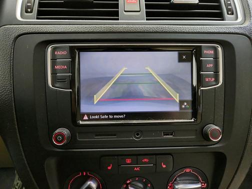 2014 Volkswagen Jetta Auto SE w/Connectivity