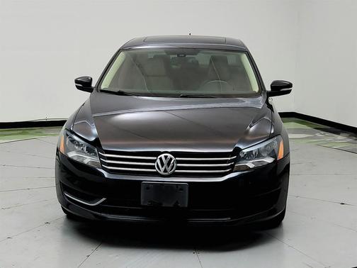 Black 2013 Volkswagen Passat 2.5 SE