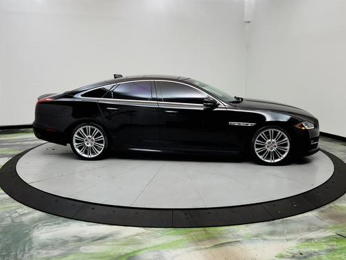 2016 Jaguar XJ XJ R-Sport