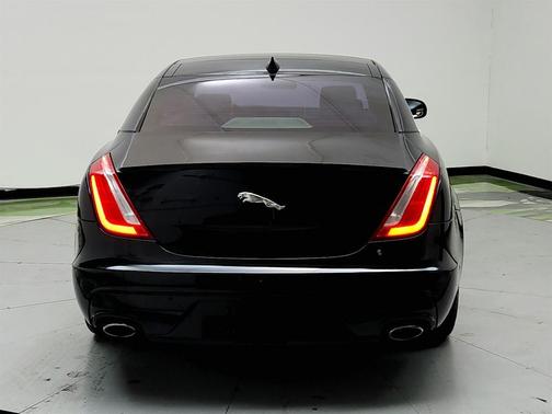 2016 Jaguar XJ XJ R-Sport