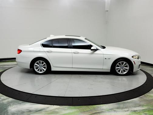 White 2016 BMW 528 528i