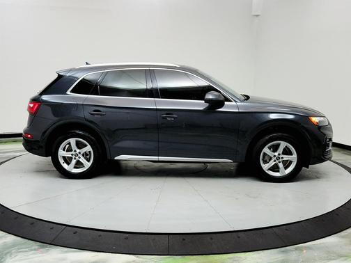 2022 Audi Q5 40 Premium