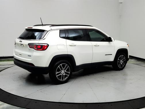 White 2019 Jeep Compass Latitude