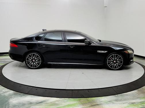 2016 Jaguar XF 35t R-Sport